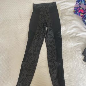 Lululemon ‘just breathe’ leggings - grey/mesh/leopard - size 2